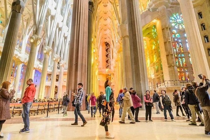 Barcelona Gaudi Tour: Sagrada Familia, Casa Batllo & Casa Mila - What the transport and pickup add