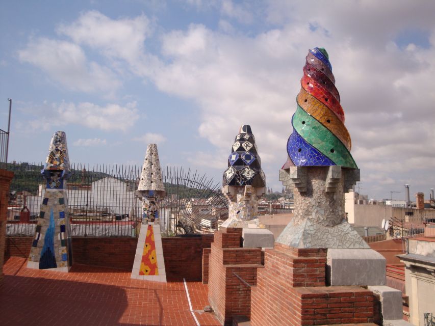 Barcelona: German City Tour from Gaudí's Perspective - Following Gaudí from student work to city fame
