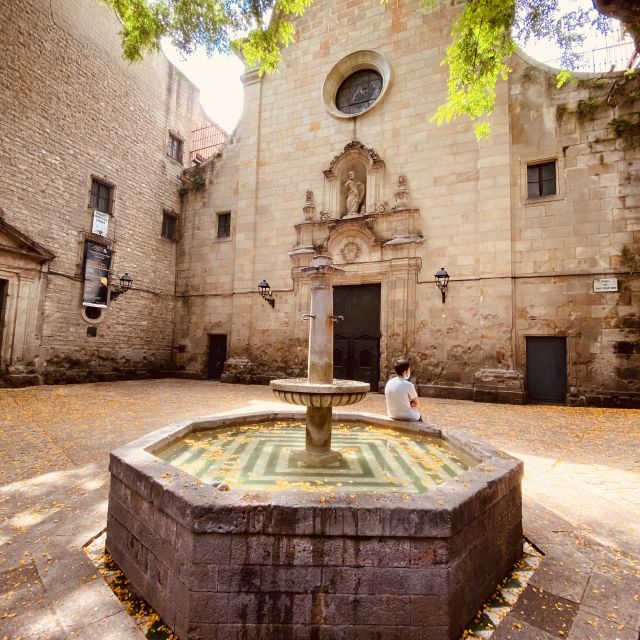 Barcelona: Gothic Quarter and Flamenco Show (Small Group) - Meeting beside Plaça de Catalunya