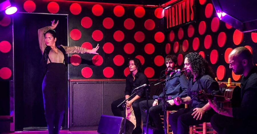 Barcelona: Gothic Quarter and Flamenco Show (Small Group) - Plaça Sant Felip Neri and the quieter side of the quarter