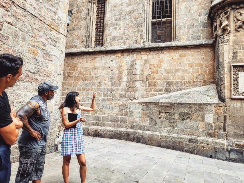 Barcelona: Gothic Quarter and Flamenco Show (Small Group) - Who should book this evening?