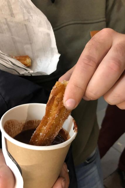 Barcelona: Gothic Quarter By Night Guided Walking Tour - Gelato in Summer, Hot Chocolate in Winter