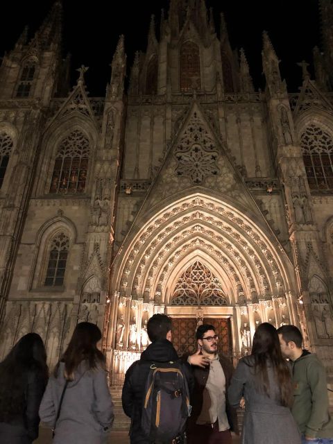 Barcelona: Gothic Quarter By Night Guided Walking Tour - Barcelona Cathedral and the Medieval Center
