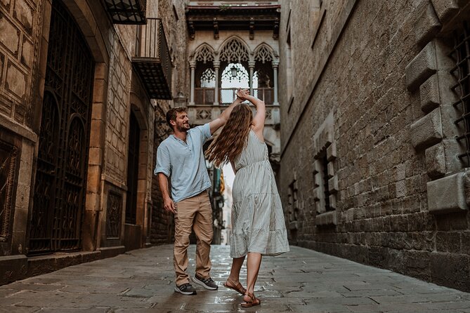 Barcelona Gothic Quarter cinematic photoshoot - Who will get the most from this experience