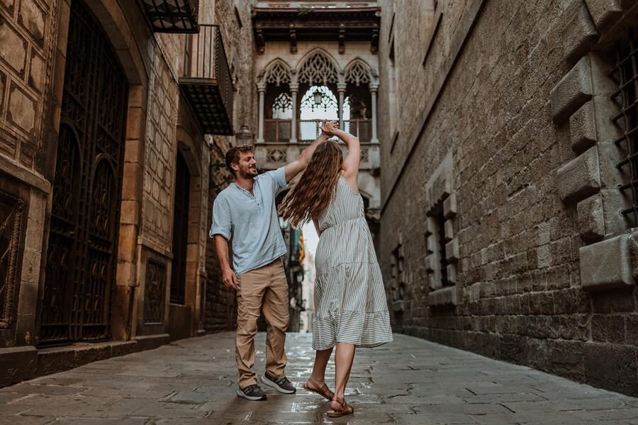 Barcelona: Gothic Quarter Cinematic Photoshoot and Guide - Bishop’s Bridge, one of Barcelona’s signature backdrops