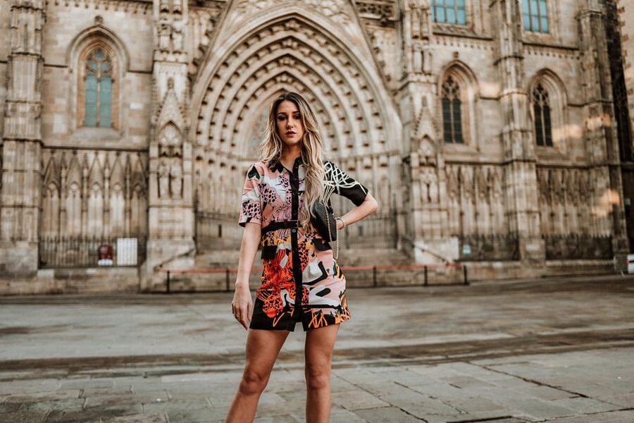 Barcelona: Gothic Quarter Cinematic Photoshoot and Guide - Plaça del Rei and the final frames