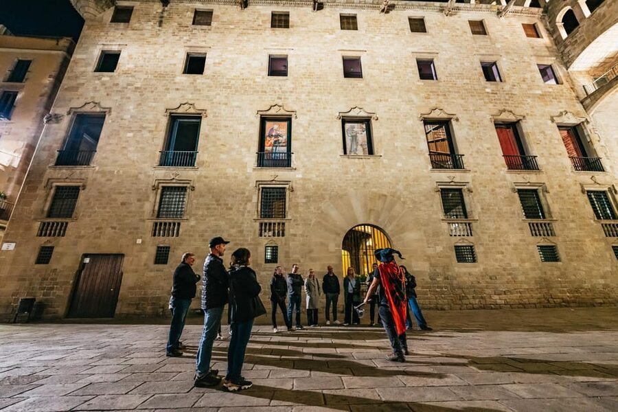 Barcelona: Gothic Quarter Ghosts and Legends Walking Tour - Who should book this evening walk?