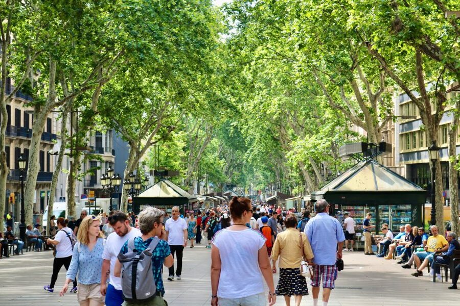 Barcelona: Gothic Quarter & La Sagrada Familia Private Tour - A smart first day in Barcelona