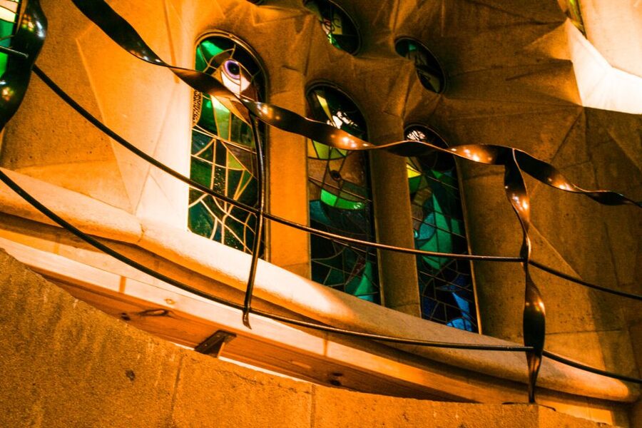 Barcelona: Gothic Quarter & La Sagrada Familia Private Tour - Park Güell: Gaudí on your own