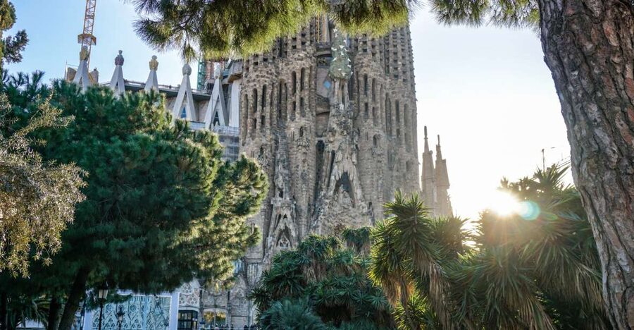 Barcelona: Gothic Quarter & La Sagrada Familia Private Tour - La Sagrada Família: the day’s grand finish