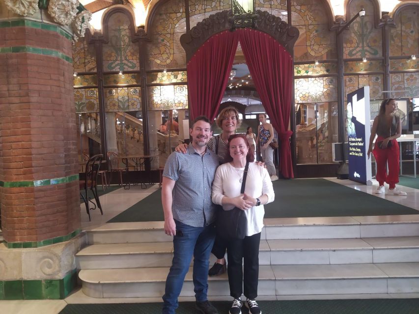 Barcelona: Gothic Quarter Legends Walking Tour with Tapas - Key points at a glance