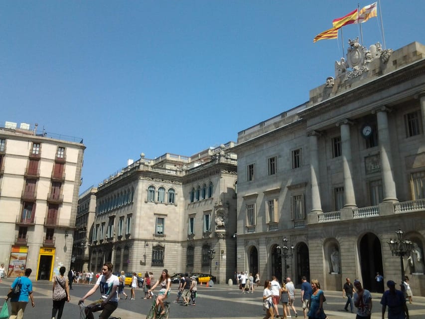 Barcelona: Gothic Quarter Legends Walking Tour with Tapas - Ancient Barcino and the Roman traces