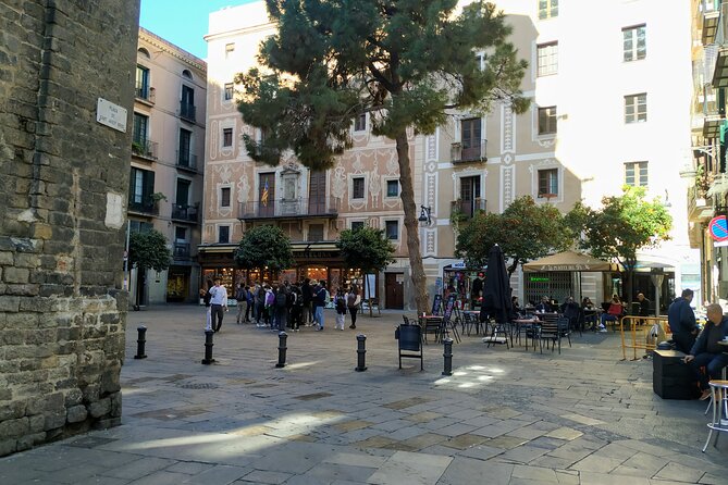 Barcelona Gothic Quarter Old Town Private Tour - Las Ramblas and the first look at old Barcelona