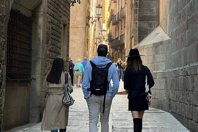Barcelona Gothic Quarter Old Town Private Walking Tour - Street art, palms, and Gaudí details