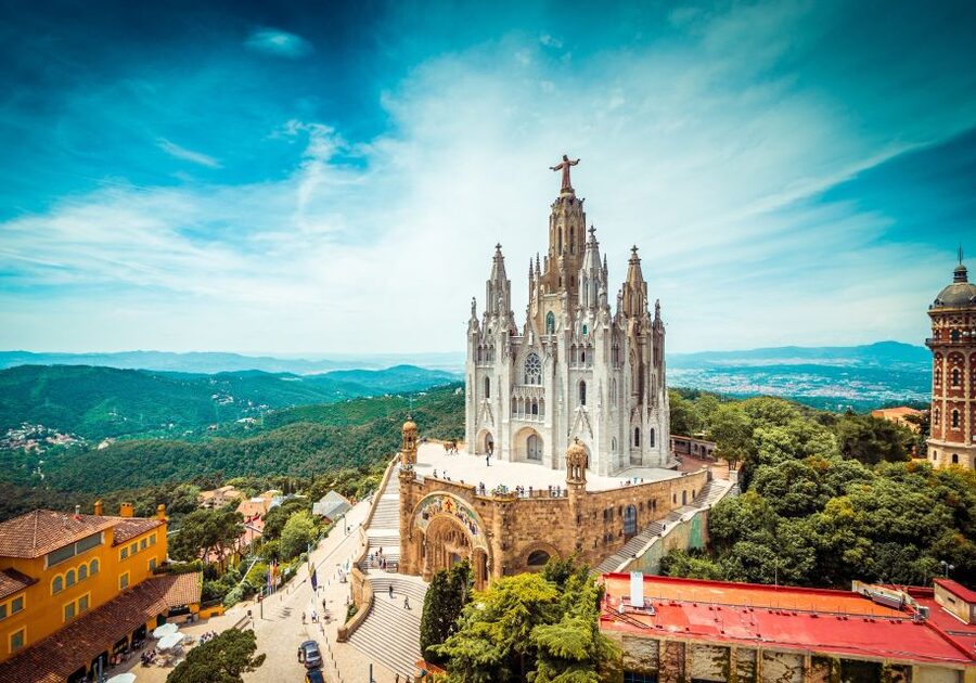 Barcelona Gothic Quarter Private Walking Tour - Into the narrow lanes of the Gothic Quarter
