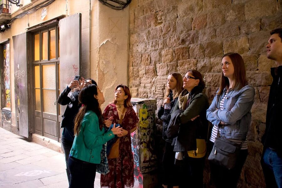 Barcelona: Gothic Quarter's Deepest Secrets Tour and Sangria - From the old center toward Barceloneta