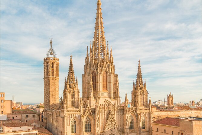 Barcelona Gothic Quarter Scavenger Hunt and City Highlights Walking Tour - Plaza del Pi and Carrer Petritxol