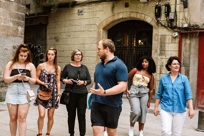 Barcelona Gothic Quarter Tapas & Taverns Food & Wine Tour - Bar La Plata keeps the menu simple