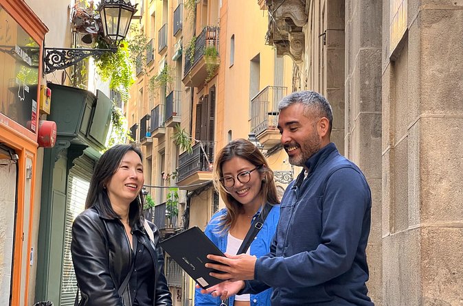 Barcelona Gothic Quarter Tour and Flamenco Show - Roman remains, the Cathedral, and old walls