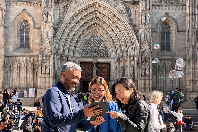 Barcelona Gothic Quarter Tour and Flamenco Show - What the guides can add to the walk