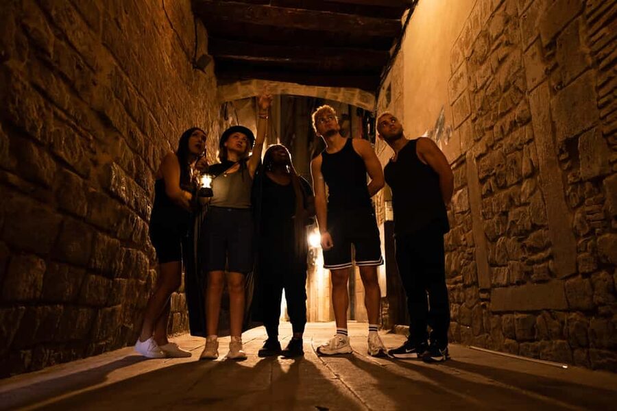 Barcelona: Gothic Quarter Tour Dark History & Ghosts Tour - Key points to know before booking