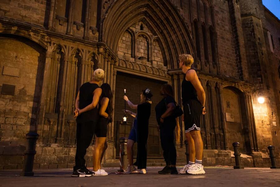 Barcelona: Gothic Quarter Tour Dark History & Ghosts Tour - Starting at Plaça del Canonge Colom
