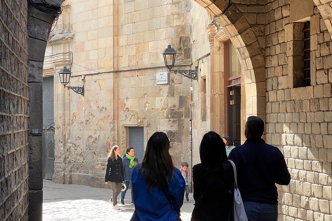 Barcelona Gothic Quarter Tour (Small Group) - Barcelona Cathedral and the old city wall