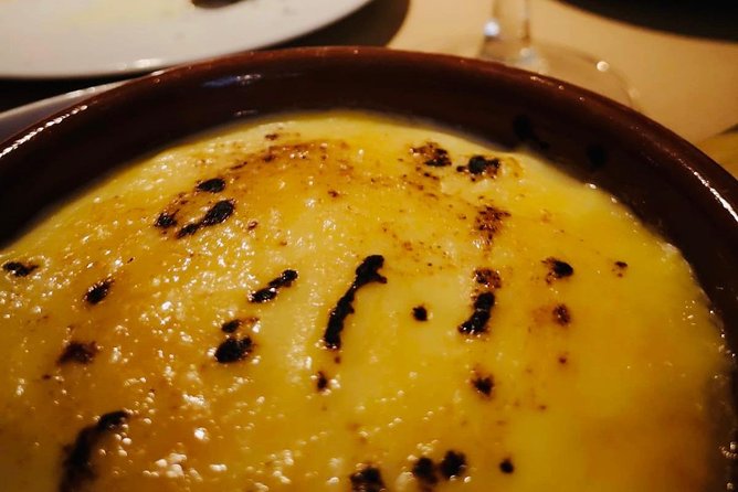 Barcelona Gothic Quarter VIP Tapas & Wine Tour - Friday through Sunday: an old cellar bar