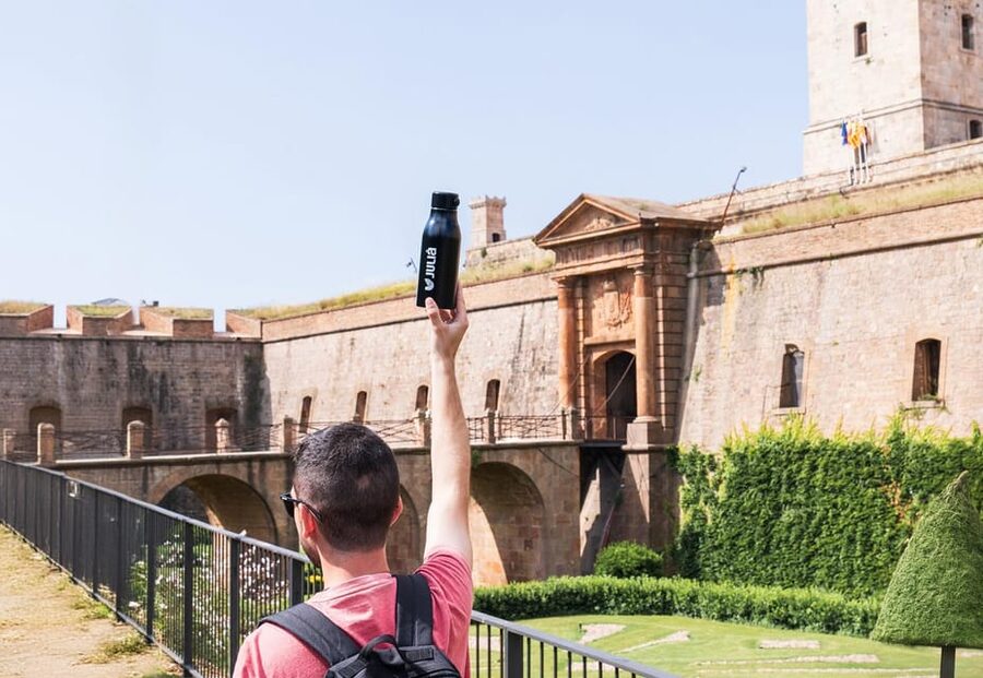 Barcelona: Gothic Quarter Walking Tour w/ Montjuïc Cable Car - Starting at Arc de Triomf and El Born