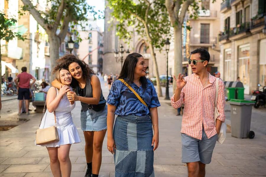 Barcelona: Gothic Quarter Walking Tour with 10+ Attractions - Els Quatre Gats and Barcelona’s creative side