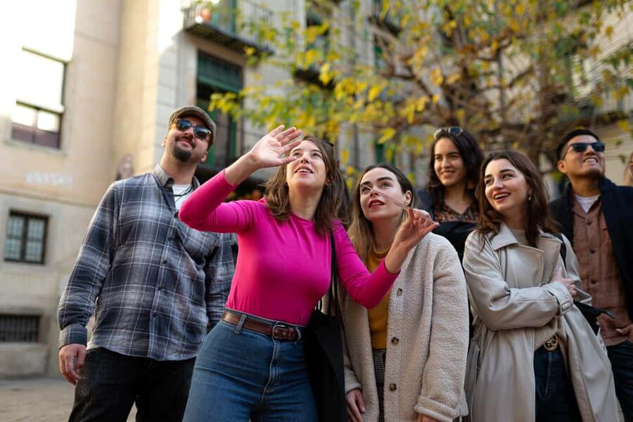 Barcelona: Gothic Quarter Walking Tour with 10+ Attractions - Plaça de l’Àngel and everyday Barcelona