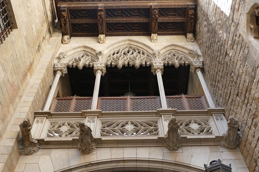 Barcelona: Gothic Quarter Walking Tour with Optional Tapas - Key points to know before you book