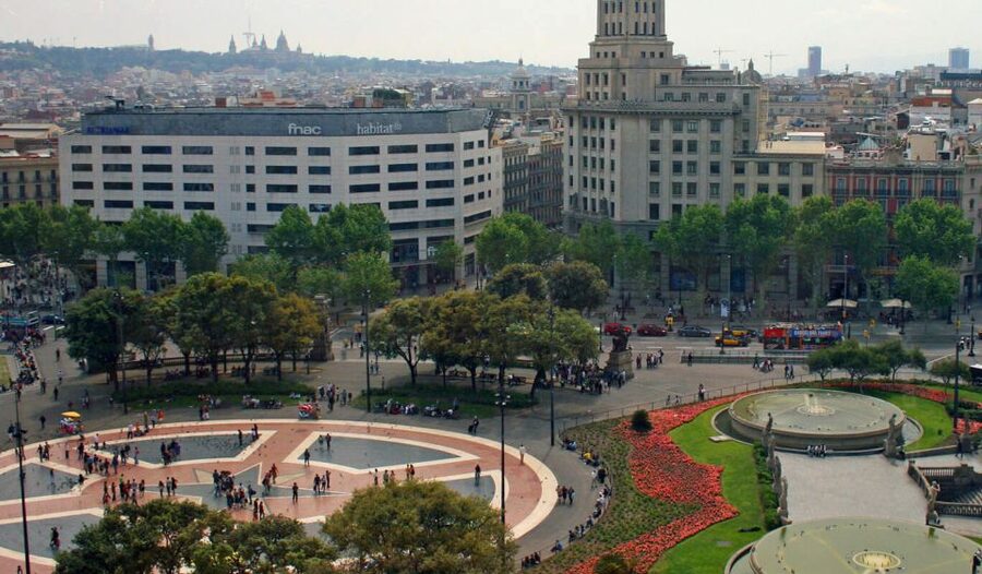 Barcelona: Gothic Quarter Walking Tour with Optional Tapas - From Plaça de Catalunya to the old port