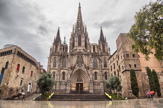 Barcelona Gothic Quarter Walking Tour with Tapas - Key points to know before booking