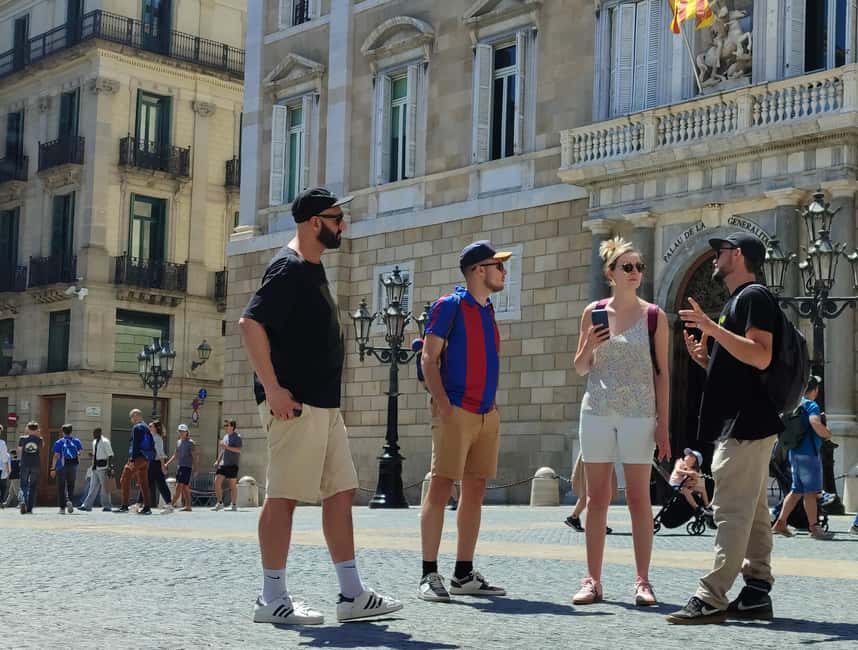 Barcelona Gothic WalkingTour: Roman Walls & Hidden Courtyard - King’s Square and the royal heart of the quarter