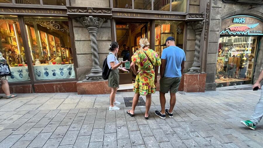Barcelona Gothic WalkingTour: Roman Walls & Hidden Courtyard - The executioner’s house and La Casa de l’Ardiaca