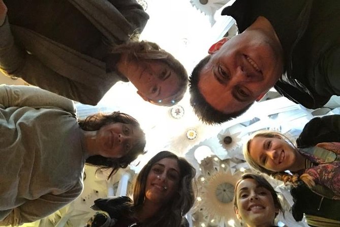 Barcelona: Highlights of Sagrada Familia Max 6 People Guided Tour - The guide can shape your whole visit