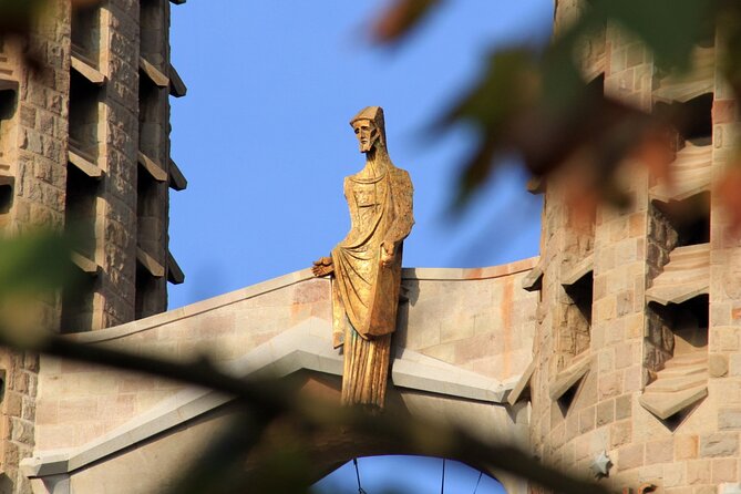 Barcelona Highlights Sagrada Familia and Park Guell Semi-Private - The 20-minute transfer to Carmel Hill