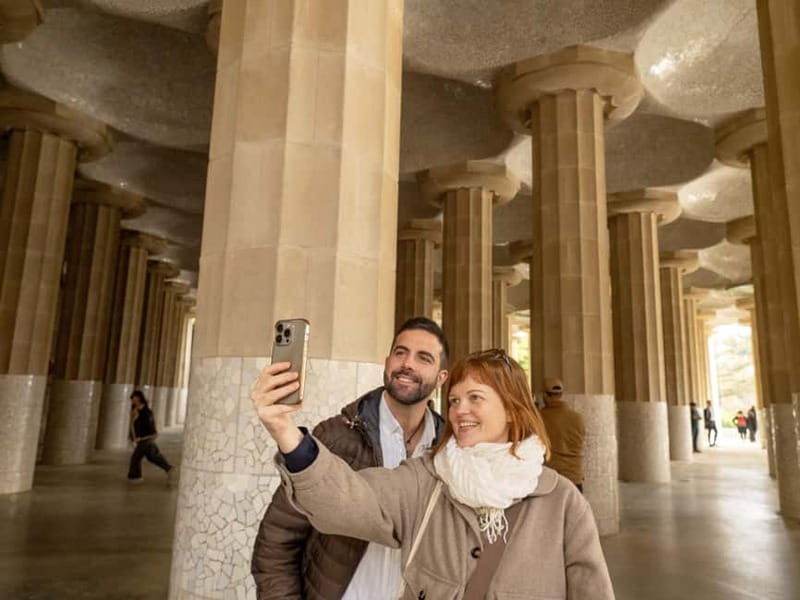 Barcelona in 1 Day: Sagrada Familia, Park Guell, Mila, tapas - The walk along Passeig de Gracia to Casa Milà