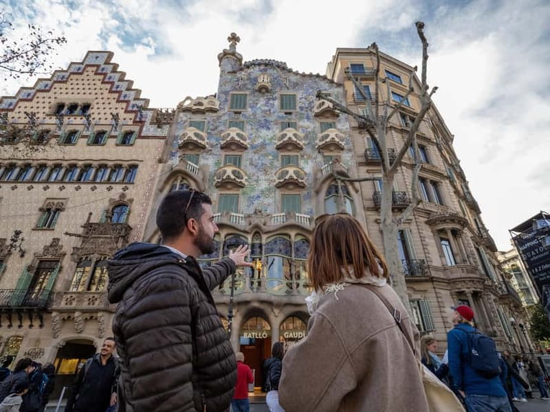 Barcelona in 1 Day: Sagrada Familia, Park Guell, Mila, tapas - Sagrada Familia, the emotional high point