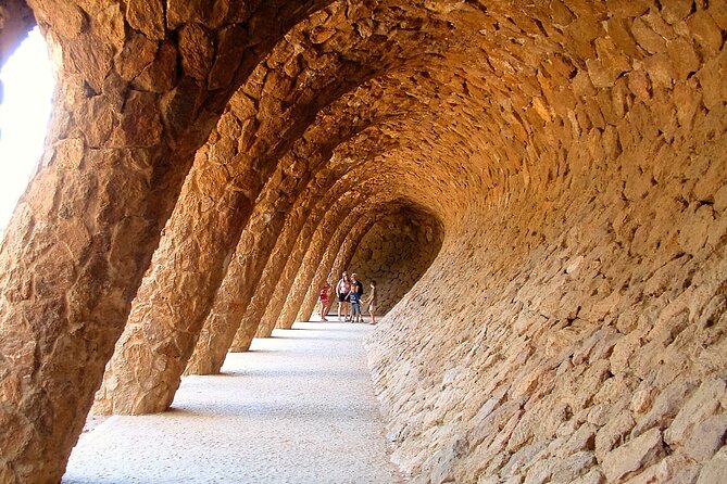 Barcelona in 1 Day: Sagrada Familia, Park Guell,Old Town & Pickup - Passeig de Gràcia and Gaudí’s city boulevard
