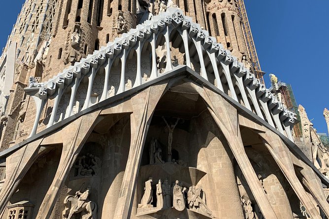 Barcelona in One Day: Gaudí, Gothic Quarter &Tapas (Private Tour) - Starting beside Barcelona’s Roman wall