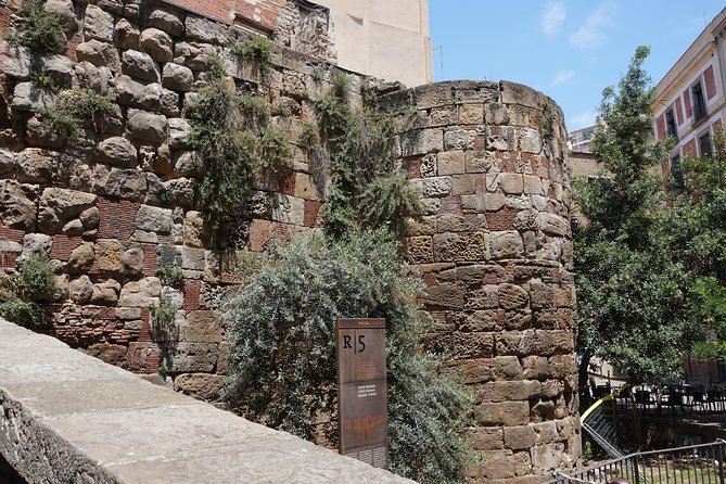 Barcelona in One Day: Gaudí, Gothic Quarter &Tapas (Private Tour) - The grand finale inside Sagrada Família