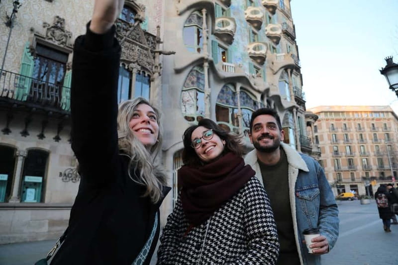 Barcelona: La Pedrera Private Tour with Casa Batlló Ticket - Coffee and a closer look at Casa Batlló