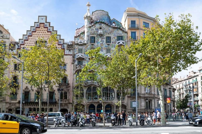 Barcelona: La Pedrera Private Tour with Casa Batlló Ticket - Is $300 per person good value?