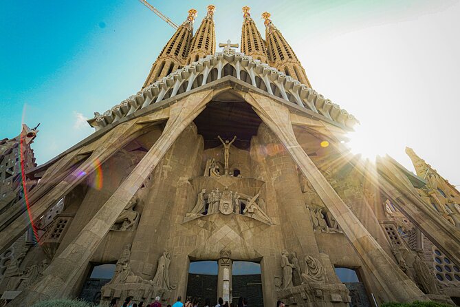 Barcelona La Sagrada Familia Guided Tour with Tickets - Key points to know before booking