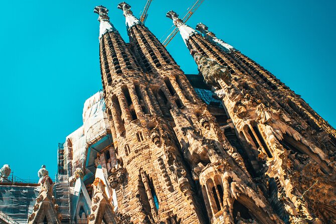 Barcelona La Sagrada Familia Guided Tour with Tickets - Why a guide helps inside La Sagrada Família