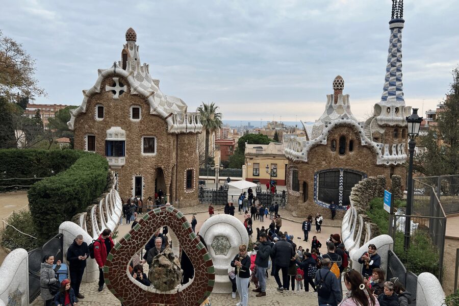 Barcelona: La Sagrada Familia & Park Guell Small-Group Tour - What the $482 price includes