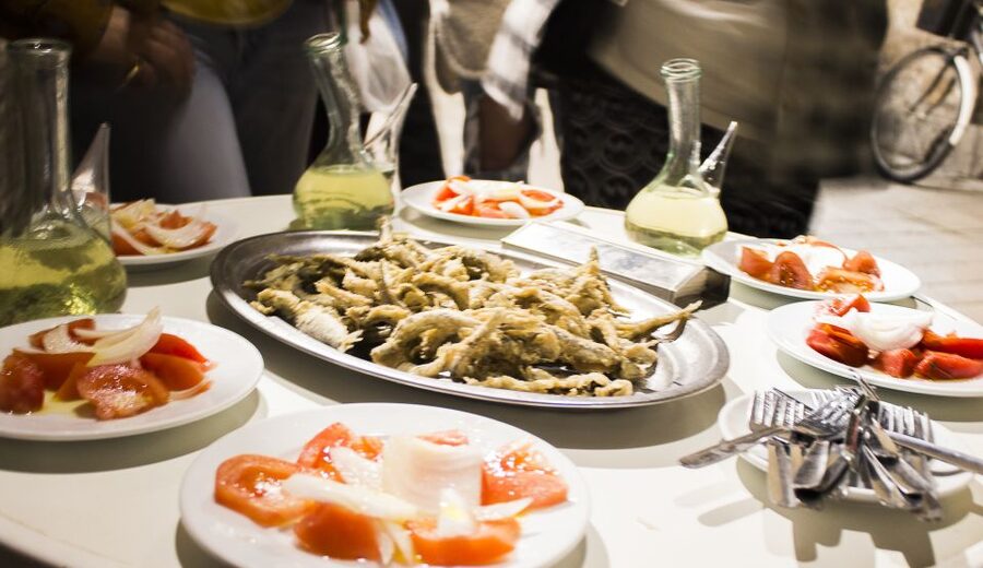 Barcelona: Market, Tasty Tapas/Food and Gothic History Tour - Timing, walking, and what to bring