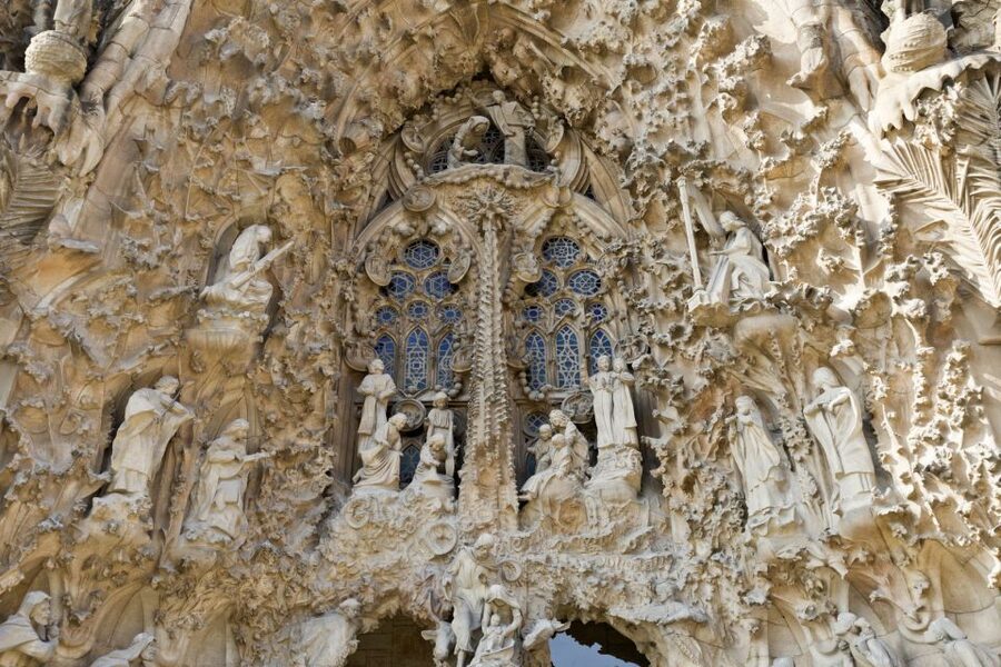 Barcelona: Montserrat & Sagrada Familia Guided Tour - Riding the rack railway to Montserrat